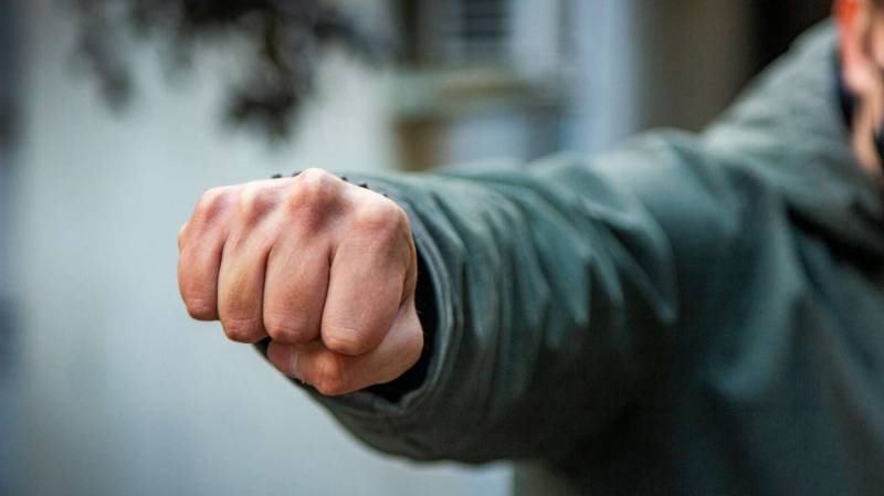 Бастрыкин затребовал доклад по делу об избиении школьницы