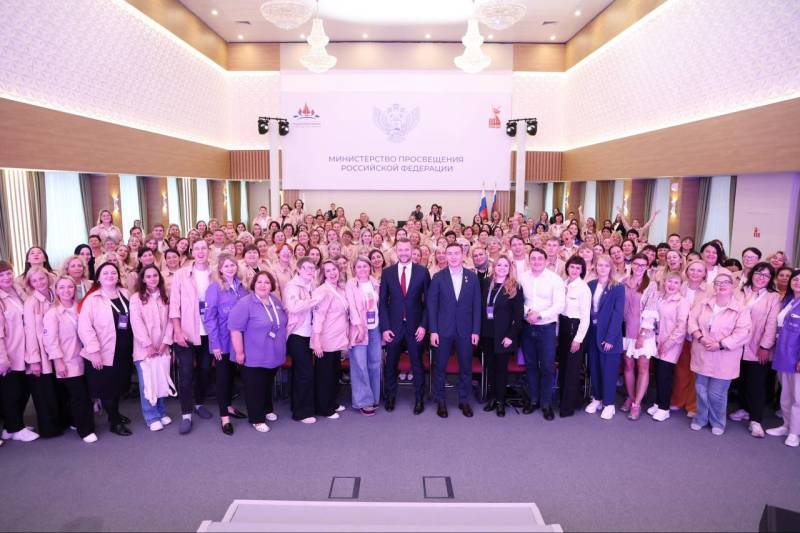 Советники директоров по воспитанию из севастопольских школ №20 и 48 Ирина Плискач и Юлия Корнева приняли участие во Всероссийском форуме руководителей школьных театров Советники директоров по воспитанию из севастопольских школ №20 и 48 Ирина Плискач и Юлия Корнева приняли участие во Всероссийском форуме руководителей школьных театров