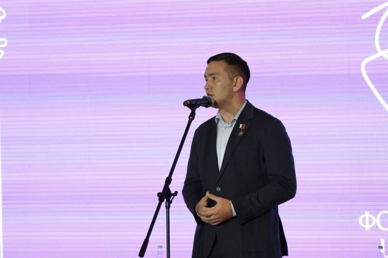 Советники директоров по воспитанию из севастопольских школ №20 и 48 Ирина Плискач и Юлия Корнева приняли участие во Всероссийском форуме руководителей школьных театров Советники директоров по воспитанию из севастопольских школ №20 и 48 Ирина Плискач и Юлия Корнева приняли участие во Всероссийском форуме руководителей школьных театров