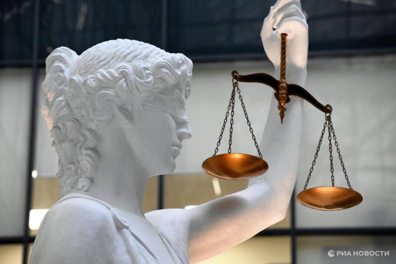 У осужденной за взятку экс-судьи конфисковали торговый центр и квартиры