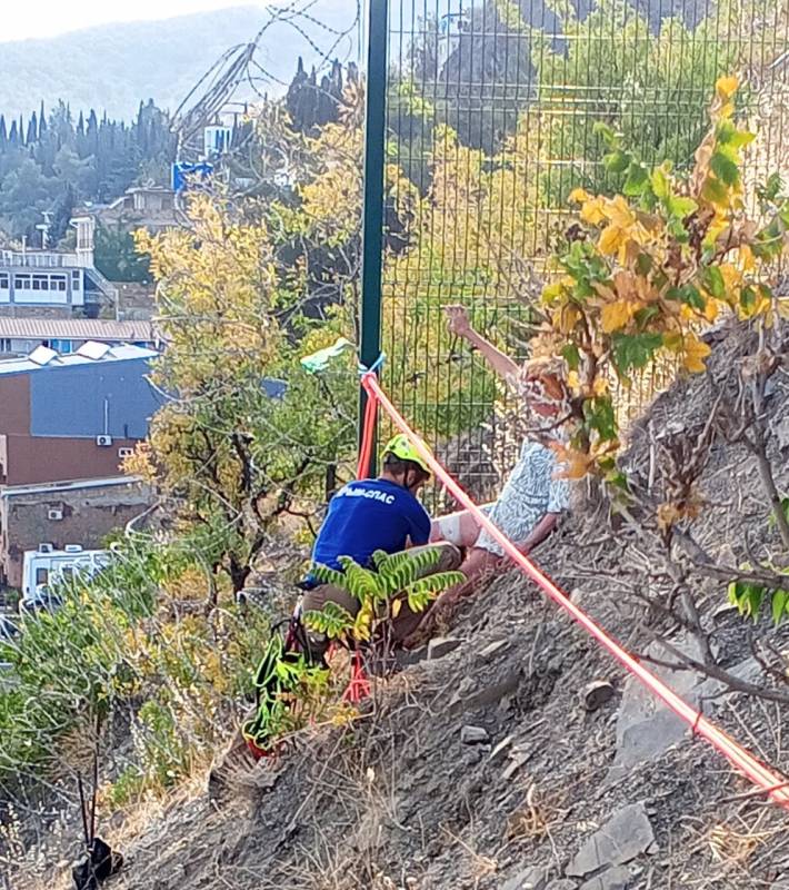 Спасатели "КРЫМ-СПАС" оказали помощь 2-м женщинам в ГО Ялта и Алушта Спасатели "КРЫМ-СПАС" оказали помощь 2-м женщинам в ГО Ялта и Алушта