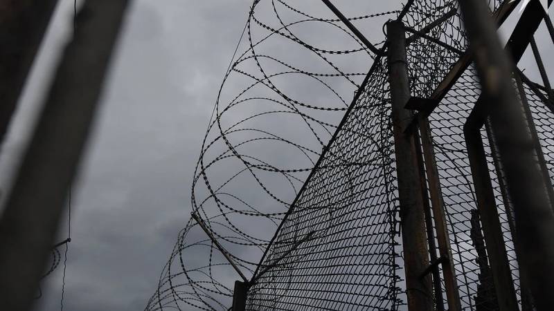 В Ленинском районе мужчина продал знакомому наркотик: его посадили на год