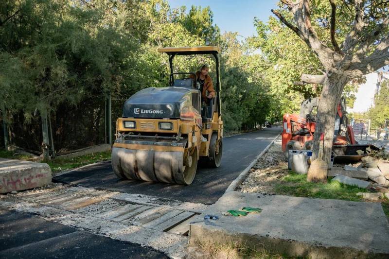 Ремонт пешеходных зон на проспекте Генерала Острякова и улице Маршала Геловани подходит к завершению Ремонт пешеходных зон на проспекте Генерала Острякова и улице Маршала Геловани подходит к завершению
