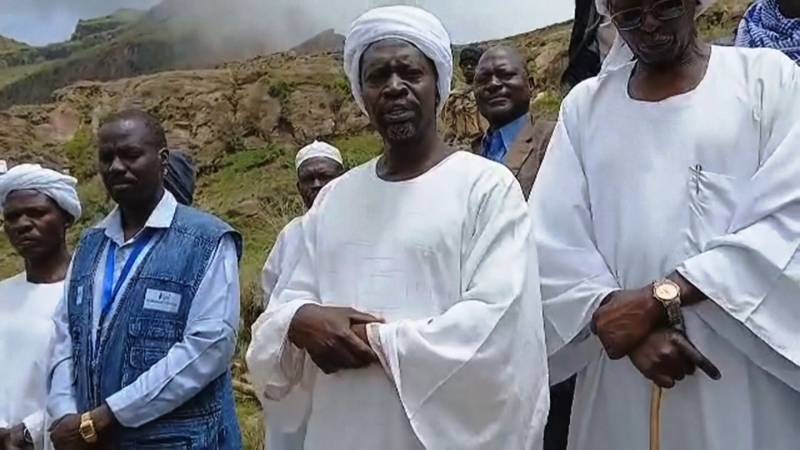 Суданские боевики обратились за международной помощью в поисках жертв оползня