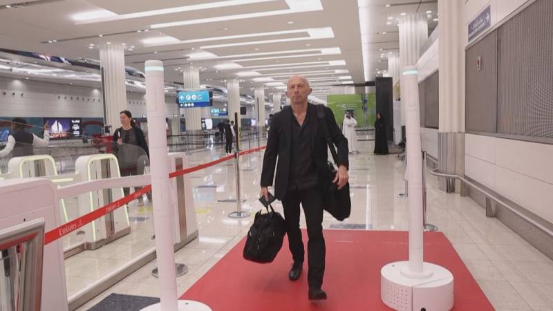 «emstrongУмный тоннель»/em/strong в аэропорту Дубая позволяет авиапассажирам экономить время