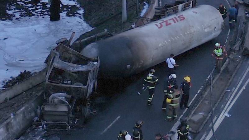 В Мехико взорвался бензовоз, есть жертвы