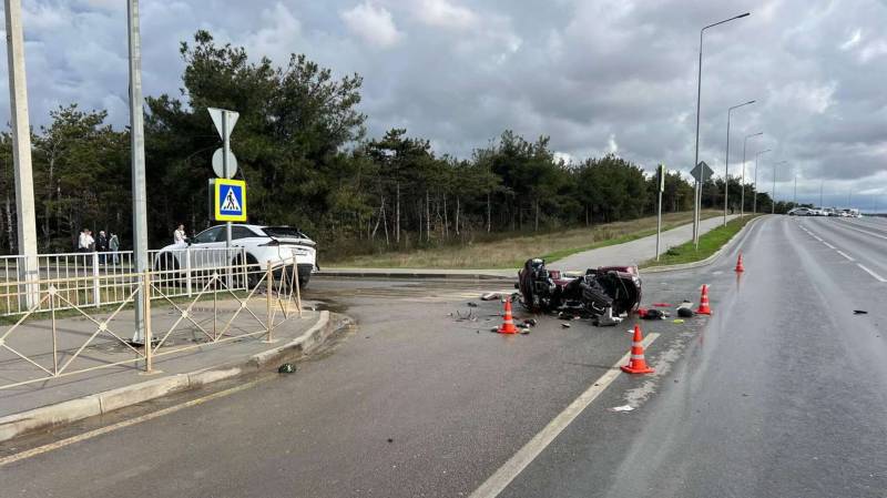 Мотоциклист из Москвы врезался в легковушку в Севастополе
