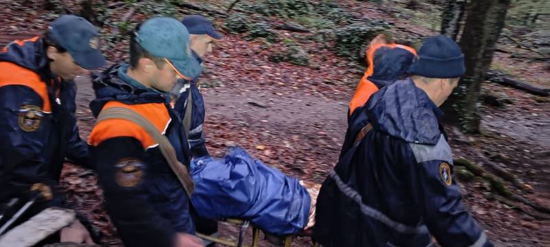 Крымские спасатели оказали помощь туристке на Мангуп-Кале