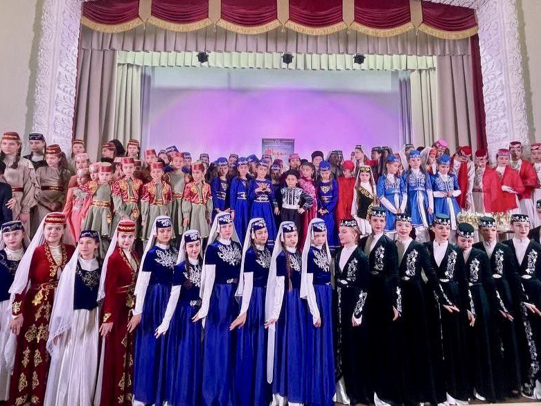 Фестиваль крымскотатарской культуры «Фидан» объединил более 350 участников Фестиваль крымскотатарской культуры «Фидан» объединил более 350 участников