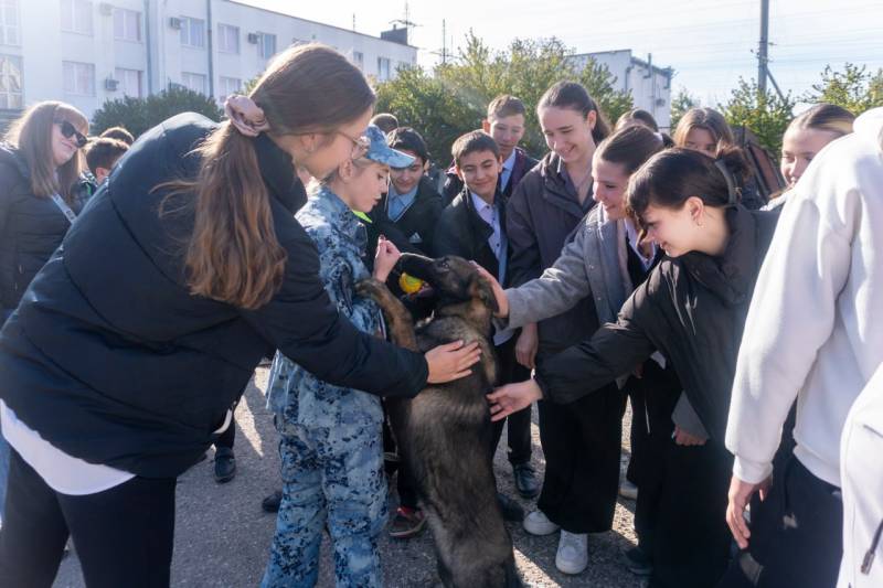 Крымские школьники открыли для себя мир кинологии