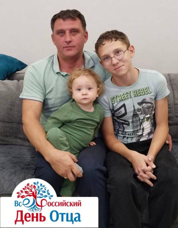 Севастопольские театры посвятили онлайн-проекты Дню отца