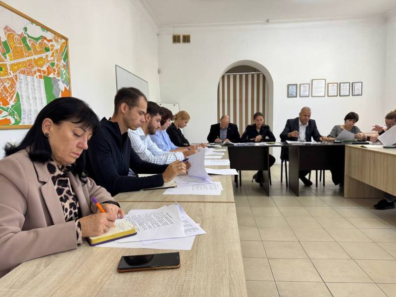 В Севастополе сотрудник полицейского наркоконтроля приняла участие в круглом столе на тему противодействия распространения запрещенных веществ