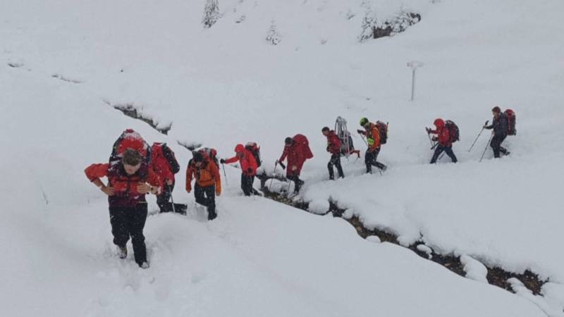 Лавина сошла на туристов в Словении: трое погибших