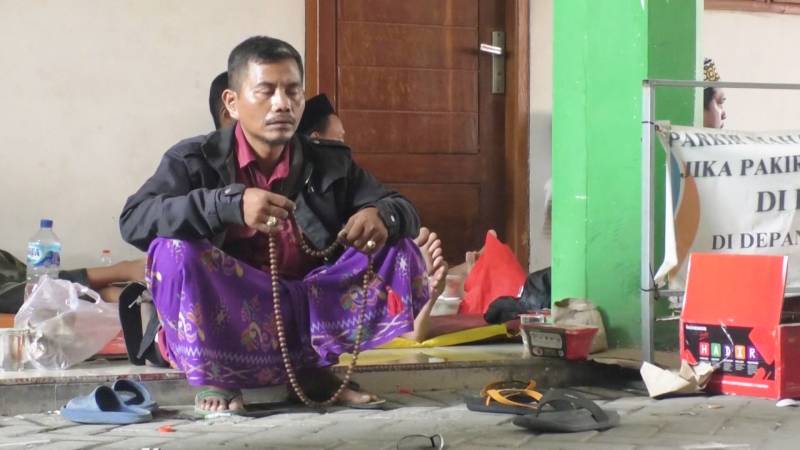 В Индонезии под обломками рухнувшей школы ищут 38 учеников