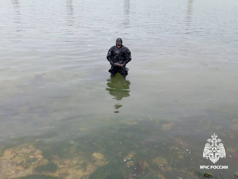 За минувшие сутки пожарно-спасательные подразделения ГУ МЧС России по Республике Крым реагировали на: За минувшие сутки пожарно-спасательные подразделения ГУ МЧС России по Республике Крым реагировали на: