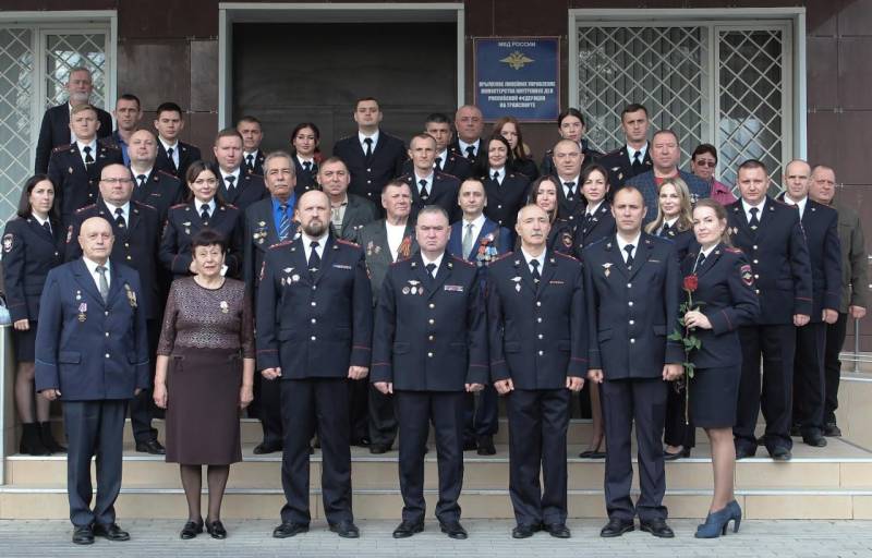 Торжественные мероприятия в честь Дня сотрудника органов внутренних дел Российской Федерации прошли во всех линейных подразделениях Управления на транспорте МВД России по Южному федеральному округу