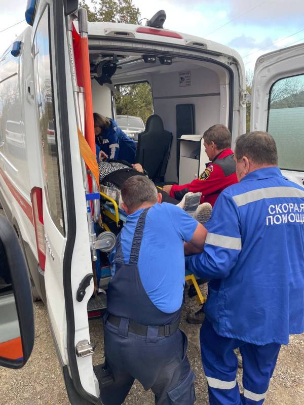 Спасатели "КРЫМ-СПАС" оказали помощь туристке, травмировавшейся на горе Ай-Йори