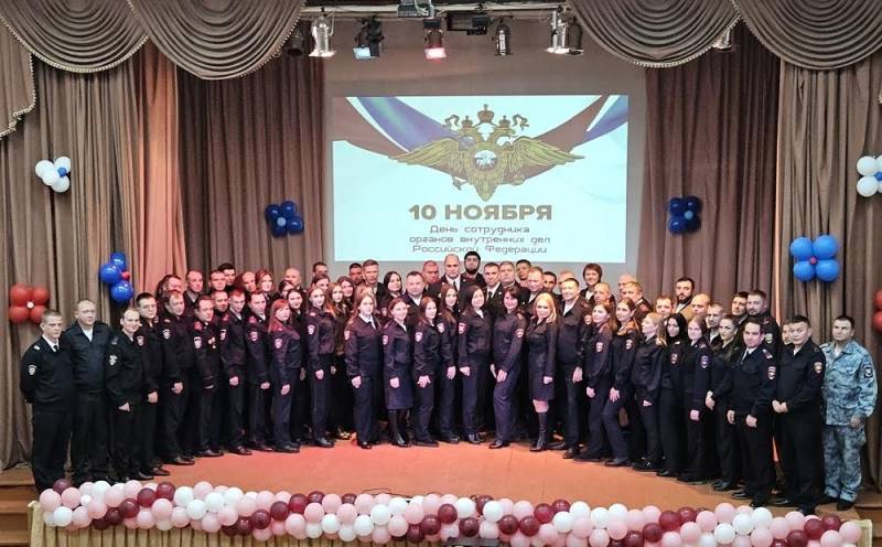 Торжественные мероприятия в честь Дня сотрудника органов внутренних дел Российской Федерации прошли во всех линейных подразделениях Управления на транспорте МВД России по Южному федеральному округу