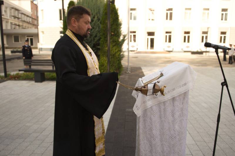 Память, высеченная в граните: почтили память сотрудников органов внутренних дел, погибших при исполнении служебных обязанностей Память, высеченная в граните: почтили память сотрудников органов внутренних дел, погибших при исполнении служебных обязанностей