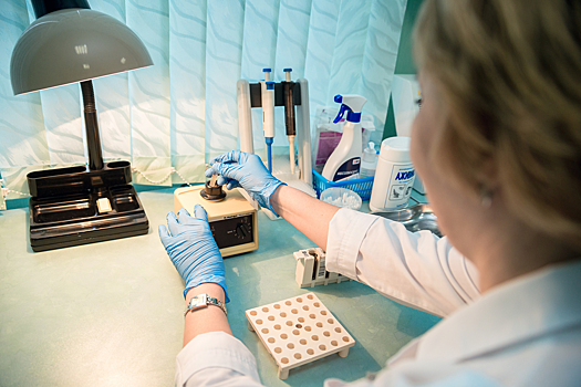 Ученые нашли «липкие ловушки» в крови переболевших COVID-19 людей