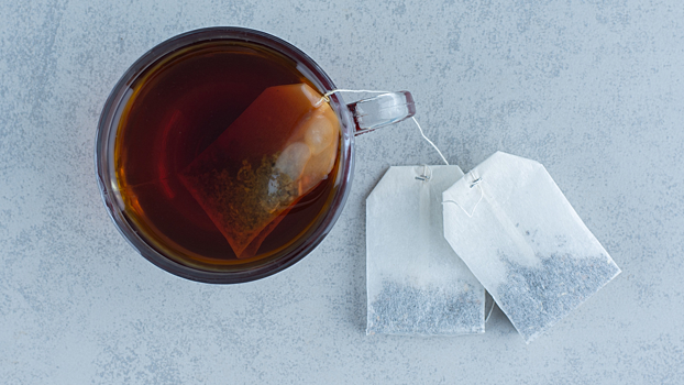 Чайные пакетики выделили в воду миллиарды токсичных частиц