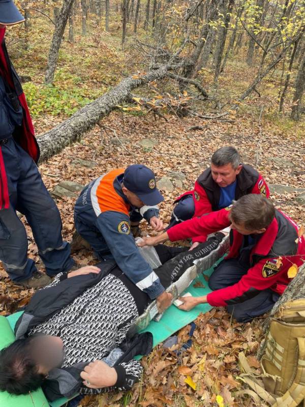 Спасатели "КРЫМ-СПАС" оказали помощь туристке, травмировавшейся на горе Ай-Йори