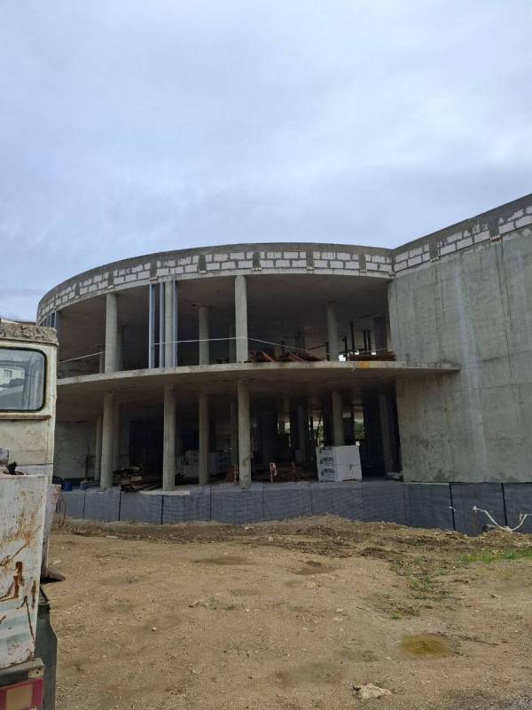 Вместе с главным врачом городской больницы № 5 Натальей Борисовной Шайнер встретились с генеральным подрядчиком на проблемном объекте «Строительство детской поликлиники на 100 посещений в смену на Корабельной стороне» -... Вместе с главным врачом городской больницы № 5 Натальей Борисовной Шайнер встретились с генеральным подрядчиком на проблемном объекте «Строительство детской поликлиники на 100 посещений в смену на Корабельной стороне» -...