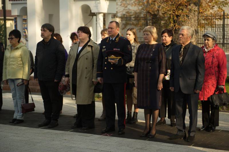 Память, высеченная в граните: почтили память сотрудников органов внутренних дел, погибших при исполнении служебных обязанностей Память, высеченная в граните: почтили память сотрудников органов внутренних дел, погибших при исполнении служебных обязанностей