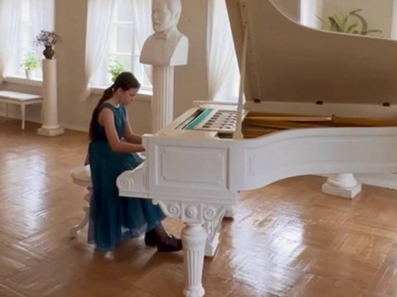 Севастопольская детская музыкальная школа № 1 имени Н. А. Римского-Корсакова приняла участие в финальной серии проекта «Филармонические концерты на родине М. П. Мусоргского» Севастопольская детская музыкальная школа № 1 имени Н. А. Римского-Корсакова приняла участие в финальной серии проекта «Филармонические концерты на родине М. П. Мусоргского»