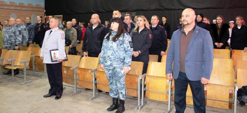 Торжественные мероприятия в честь Дня сотрудника органов внутренних дел Российской Федерации прошли во всех линейных подразделениях Управления на транспорте МВД России по Южному федеральному округу