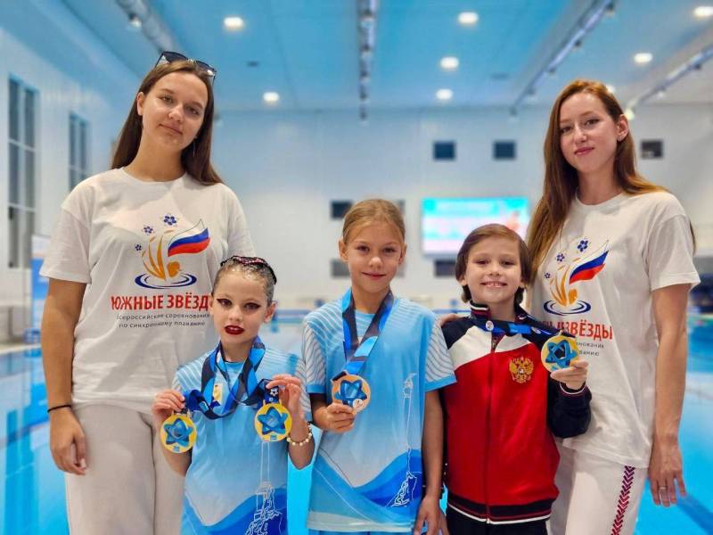 Севастопольские синхронисты стали победителями и призерами III Всероссийских соревнованиях по синхронному плаванию