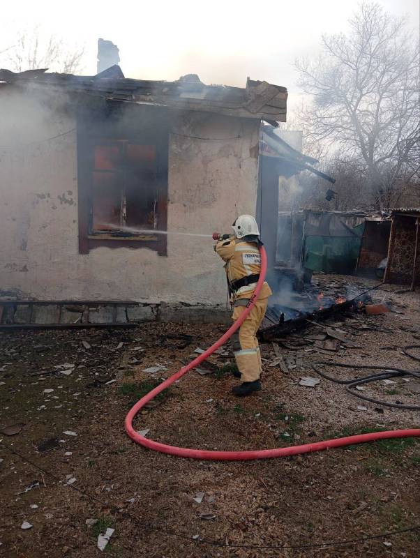 Крымские огнеборцы ликвидировали возгорание жилого дома в Джанкойском районе