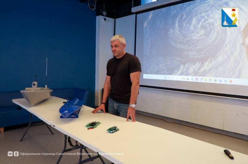 Севастопольских школьников и студентов приглашают погрузиться в мир беспилотных технологий