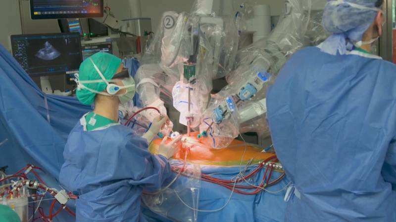 Кардиоцентр в Берлине готовится к внедрению нового поколения роботов-хирургов