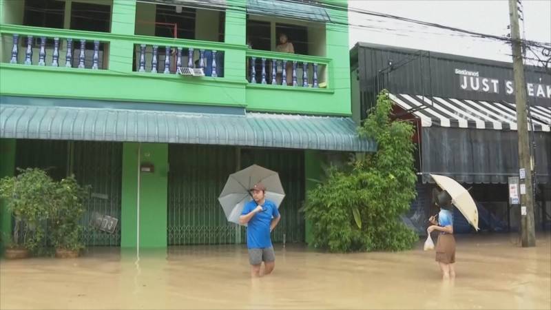 Сильное наводнение на юге Таиланда: уже 13 погибших