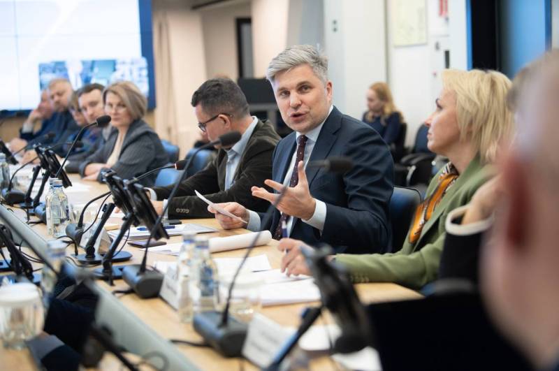 Михаил Развожаев: Провёл итоговое в этом году заседание комиссии Госсовета РФ по культуре и традиционным духовно-нравственным ценностям Михаил Развожаев: Провёл итоговое в этом году заседание комиссии Госсовета РФ по культуре и традиционным духовно-нравственным ценностям