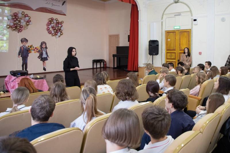 В Севастополе полицейские продолжают профилактическую работу с подростками