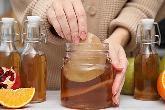 Российские ученые нашли способ сделать комбучу еще полезнее