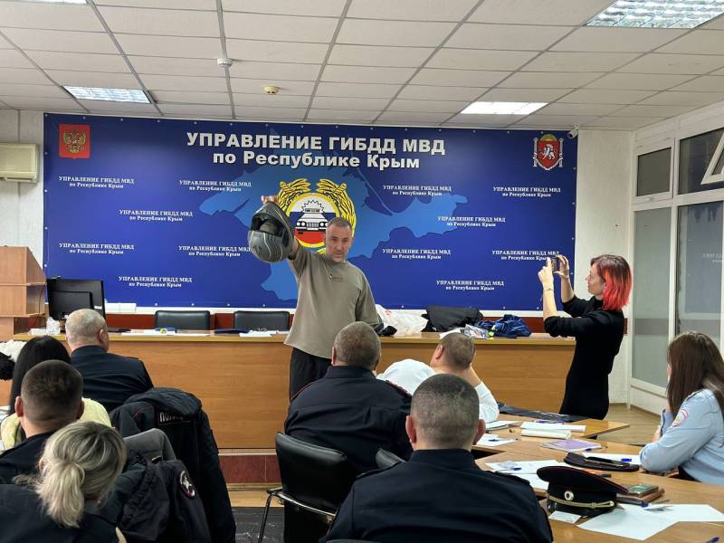 Сотрудники Госавтоинспекции Севастополя и Крыма обсудили строительство единой сети безопасности на дорогах полуострова