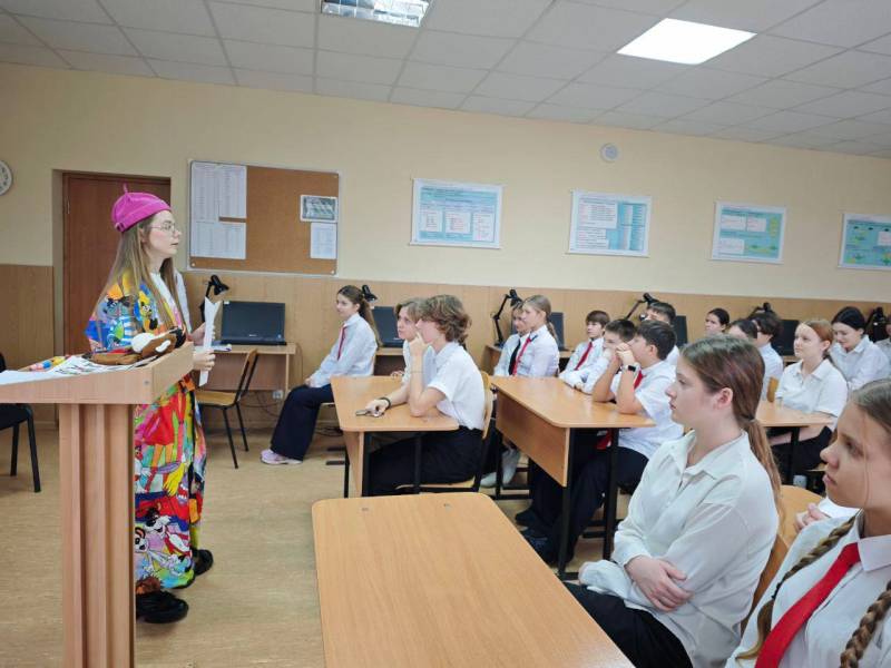 Необычная просветительская встреча состоялась в гимназии № 8 имени Н.Т. Хрусталева