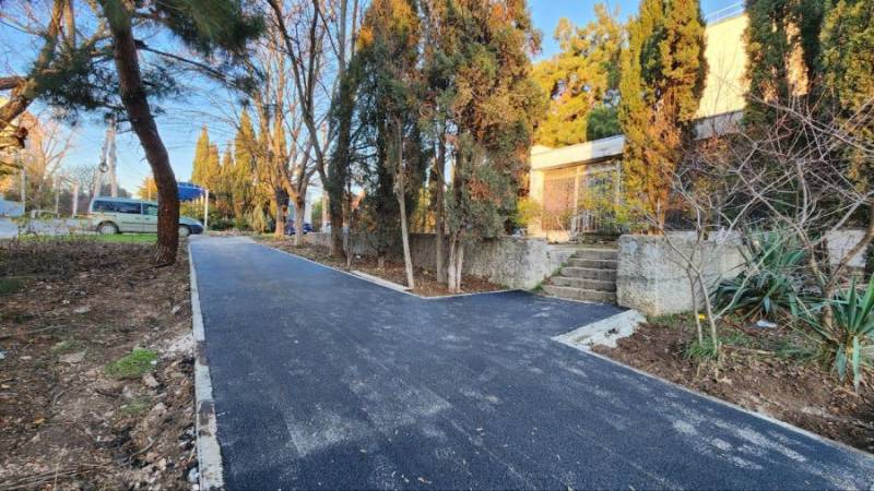 В Балаклаве закончили благоустройство тротуара на улице 40 лет Октября