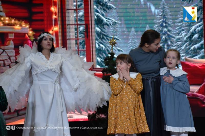 Во дворце детского и юношеского творчества подвели итоги семейного конкурса «Рождественская звезда» Во дворце детского и юношеского творчества подвели итоги семейного конкурса «Рождественская звезда»