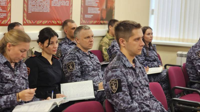 В Росгвардии Севастополя для личного состава провели лекционное занятие о противодействии коррупции