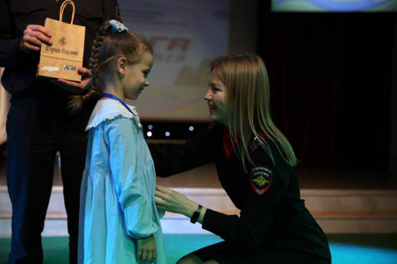 Награждение победителей конкурса «Дорога глазами детей» Награждение победителей конкурса «Дорога глазами детей»