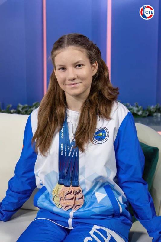 С утром пятницы! Чтобы настроиться на предстоящие выходные, предлагаем присоединиться к интереснейшей программе «Доброе утро, Севастополь!»