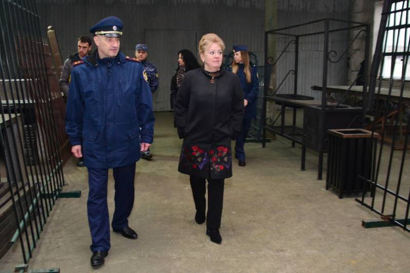 Власти Крыма изучают возможности размещения госзаказов в колониях