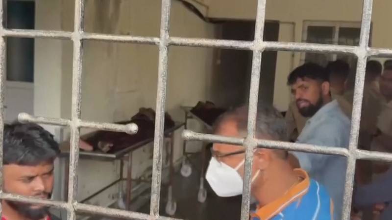 Пожар в ночном клубе в Гоа: родственники приехали на опознание тел