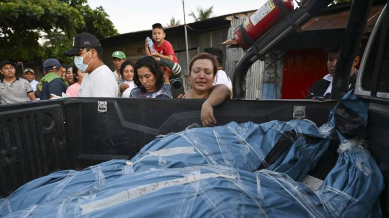 В Перу продолжают искать пассажиров судов, перевернувшихся в результате оползня
