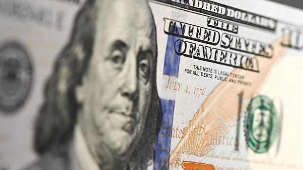 Инвесторы готовятся к новому обвалу доллара