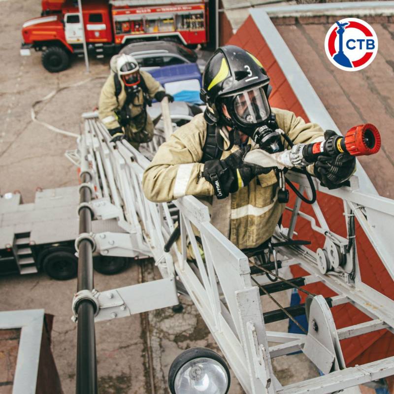 В Севастополе МЧС потушили пожар в заброшенном кафе